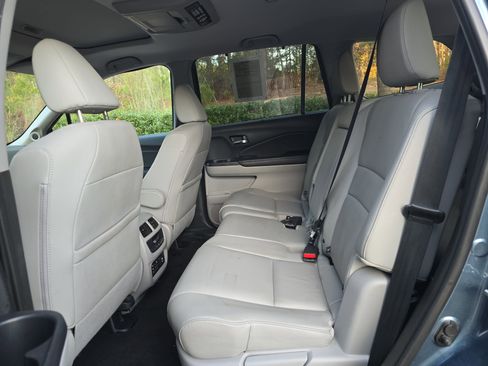 Used 2018 Honda Pilot Touring image 13