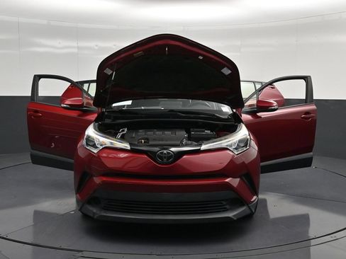 Used 2019 Toyota C-HR LE FWD image 33