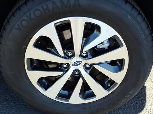 Certified 2025 Subaru Outback Premium w/ Popular Package #1A image 11