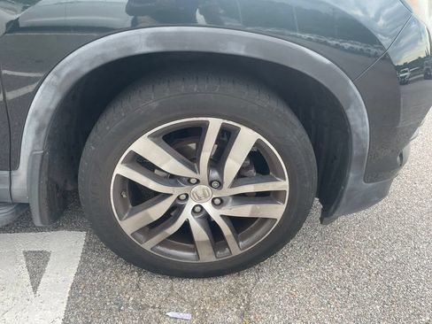 Used 2017 Honda Pilot Touring image 16