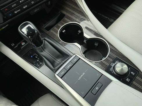 Used 2022 Lexus RX 450h AWD w/ Luxury Package image 23
