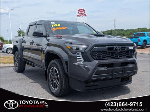 Used 2025 Toyota Tacoma TRD Sport AWD/4WD image 1