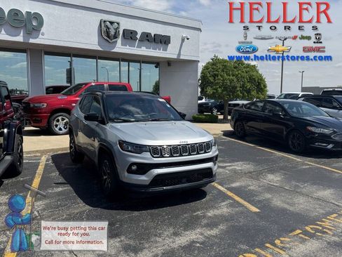 Used 2025 Jeep Compass Limited AWD/4WD image 1
