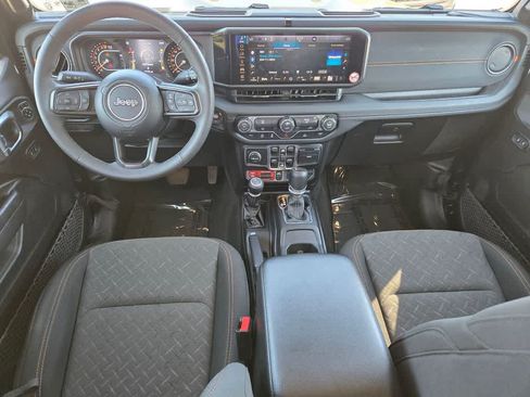 Used 2026 Jeep Gladiator Mojave AWD/4WD image 9