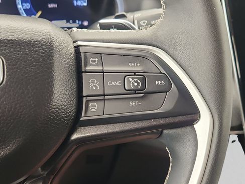 Used 2023 Jeep Grand Cherokee L Laredo AWD/4WD image 26