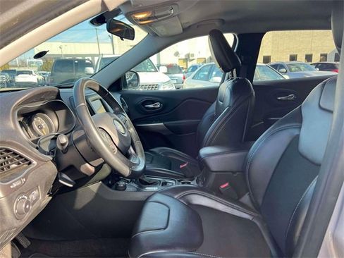 Used 2019 Jeep Cherokee Latitude Plus image 15