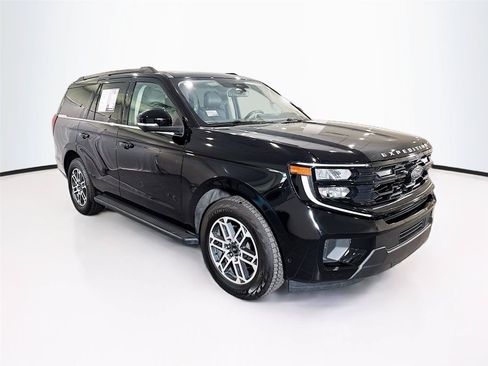 Used 2025 Ford Expedition Active AWD/4WD image 39