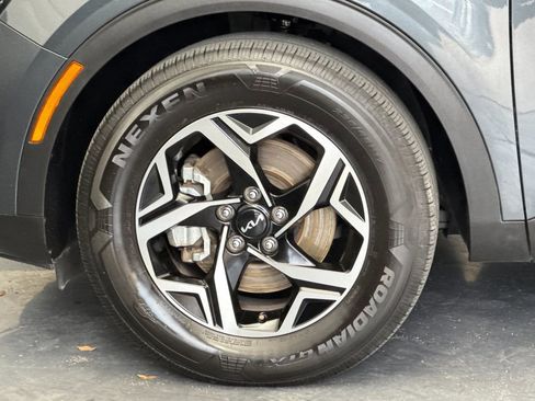 Used 2024 Kia Sportage LX image 23