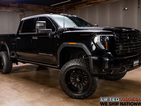 Used 2024 GMC Sierra 2500 Denali Ultimate w/ Max Trailering Package image 1