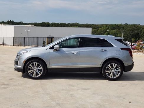 New 2025 Cadillac XT5 Premium Luxury w/ Technology Package FWD image 4