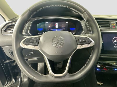 Certified 2022 Volkswagen Tiguan SE w/ Panoramic Sunroof Package image 11