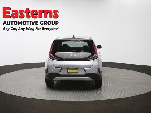 Used 2025 Kia Soul LX w/ LX Technology Package FWD image 36