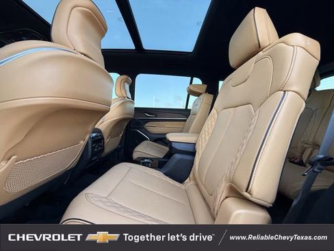 Used 2025 Jeep Grand Cherokee L Summit w/ Obsidian Package image 29