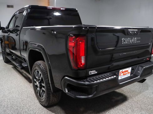 Used 2022 GMC Sierra 2500 AT4 w/ Snow Plow Prep/Camper Package image 9