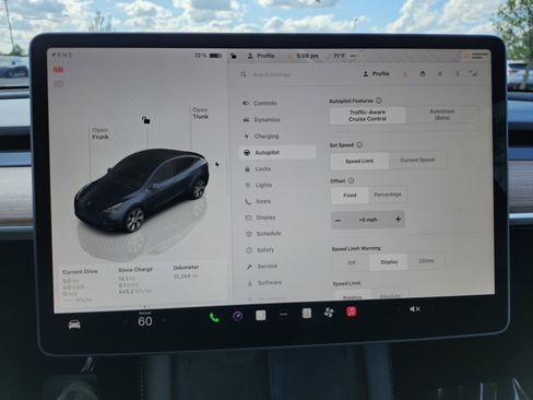 Used 2024 Tesla Model Y Long Range AWD/4WD image 31