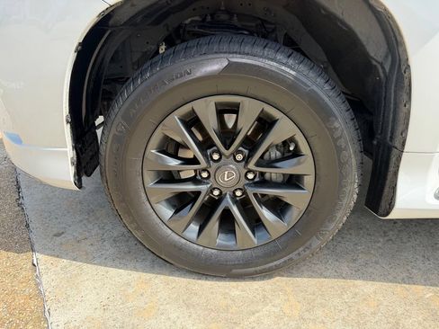 Used 2020 Lexus GX 460 Premium w/ Premium Package AWD/4WD image 9