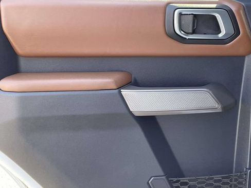 Certified 2023 Ford Bronco Outer Banks AWD/4WD image 9