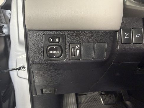 Used 2016 Toyota RAV4 XLE AWD/4WD image 21