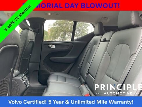Used 2025 Volvo XC40 B5 Plus AWD/4WD image 33