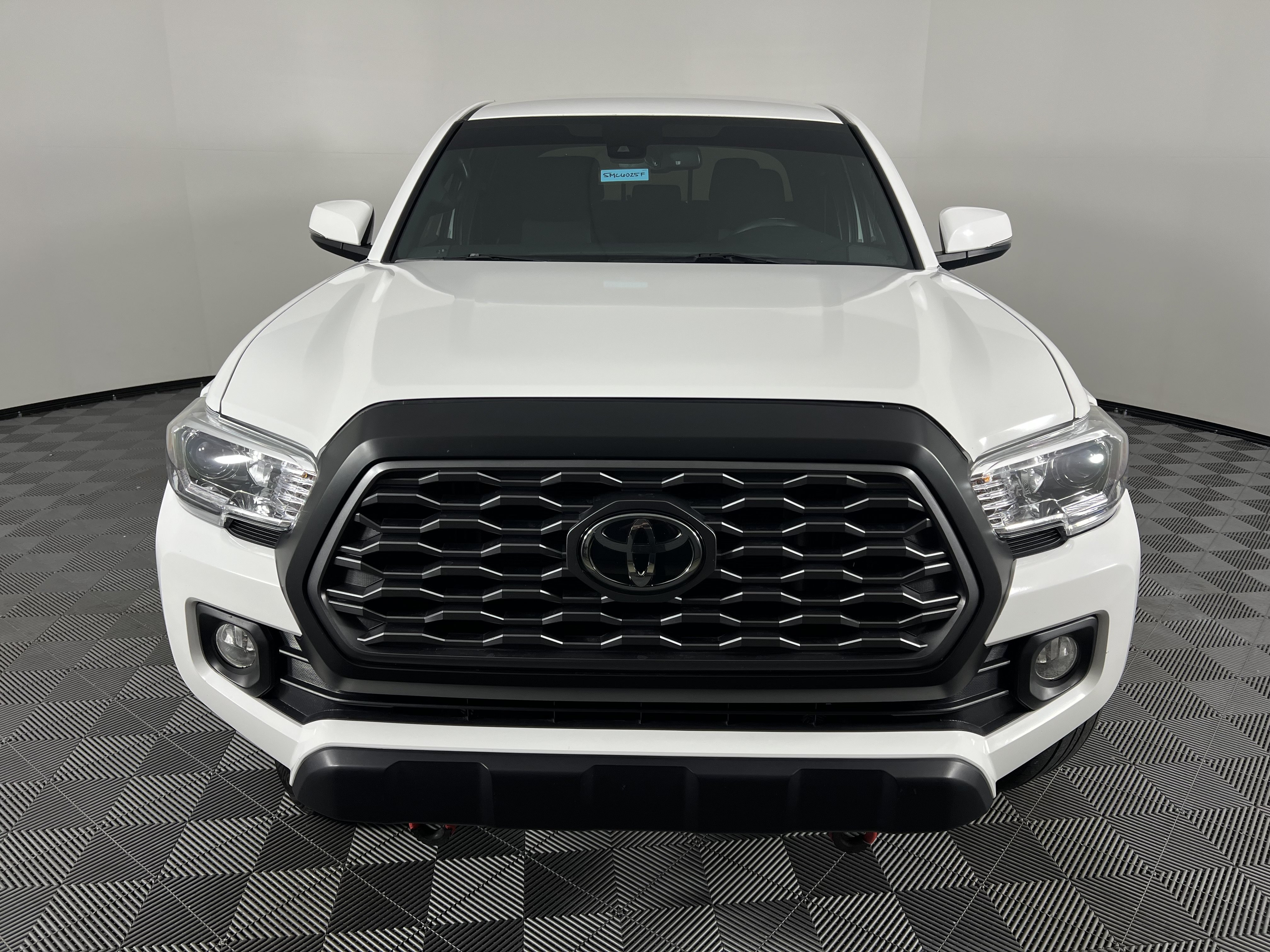 Used 2020 Toyota Tacoma TRD Off-Road w/ Technology Package AWD/4WD image 4