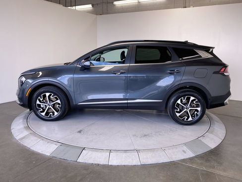 Certified 2023 Kia Sportage EX w/ EX Premium Package AWD/4WD image 2