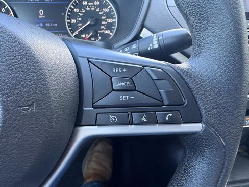 Used 2022 Nissan Altima 2.5 SV image 17