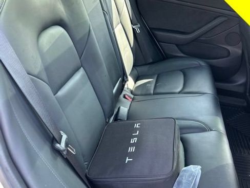 Used 2022 Tesla Model 3 Long Range AWD/4WD image 7