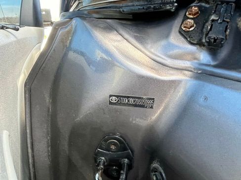 Used 2013 Toyota Sienna Limited w/ Premium Pkg image 29