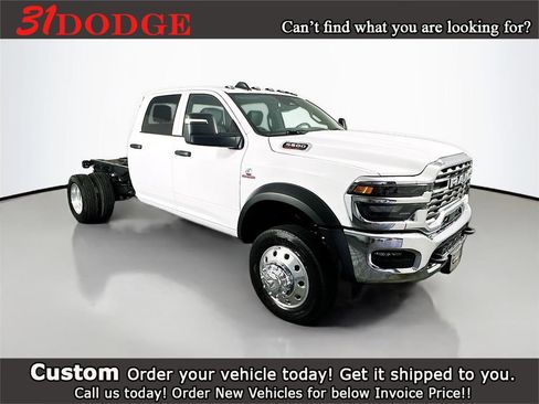 New 2026 RAM 5500 Tradesman w/ Chrome Appearance Group image 1