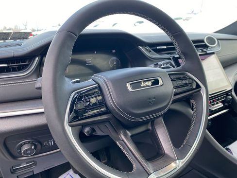 Used 2023 Jeep Grand Cherokee L Overland image 25