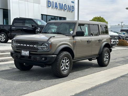 Used 2025 Ford Bronco Badlands AWD/4WD image 2