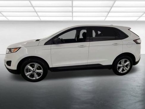 Used 2017 Ford Edge SE image 3