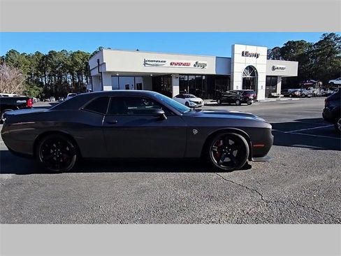 Used 2019 Dodge Challenger SRT Hellcat w/ Plus Package image 35