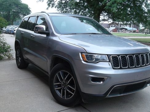 Used 2019 Jeep Grand Cherokee Limited RWD image 1