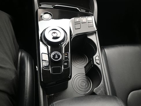 Used 2023 Kia Sportage EX image 11