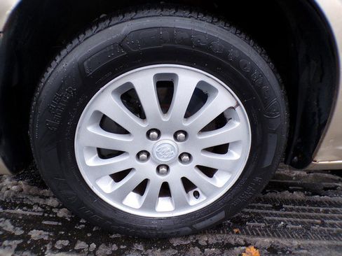 Used 2006 Buick Lucerne CX image 22