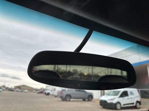 Used 2005 Chevrolet SSR w/ Preferred Equipment Group image 18