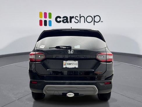 Used 2023 Honda Pilot TrailSport image 4