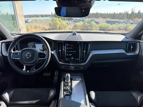 Used 2019 Volvo XC60 T8 R-Design w/ Advanced Package AWD/4WD image 10