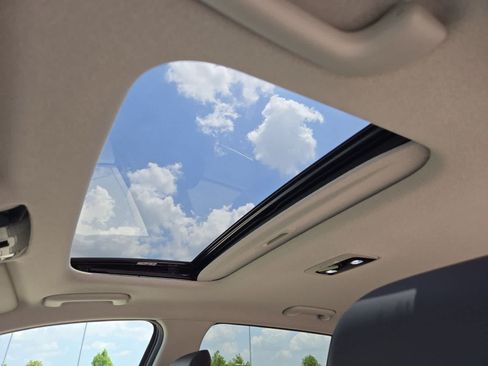 Certified 2023 Kia Niro Wave w/ Wave Preserve Package FWD image 16