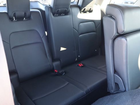 Used 2022 Nissan Pathfinder SL image 12