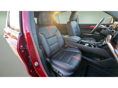 New 2026 Chevrolet Traverse RS w/ LPO, Floor Liner Package image 24