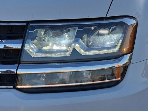 Used 2018 Volkswagen Atlas SEL Premium image 8