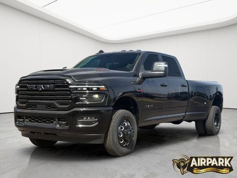 New 2026 RAM 3500 Laramie AWD/4WD image 9