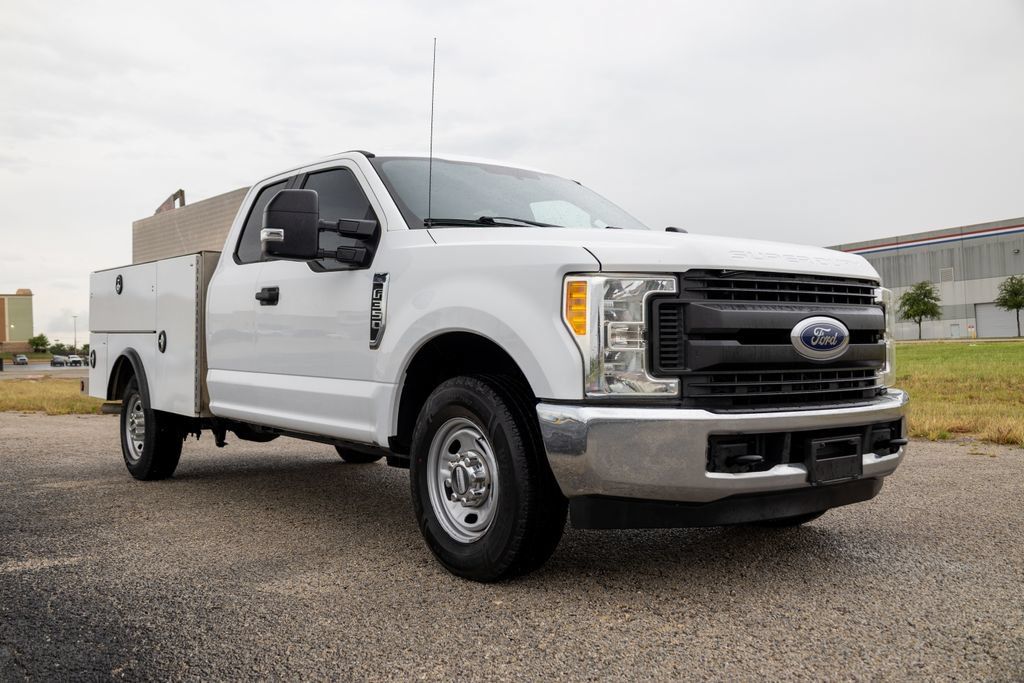 Used 2017 Ford F350 XL RWD image 1
