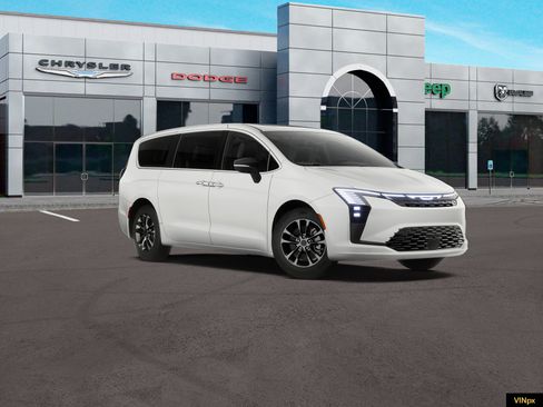 New 2027 Chrysler Pacifica Select w/ Family Tech Group AWD/4WD image 11