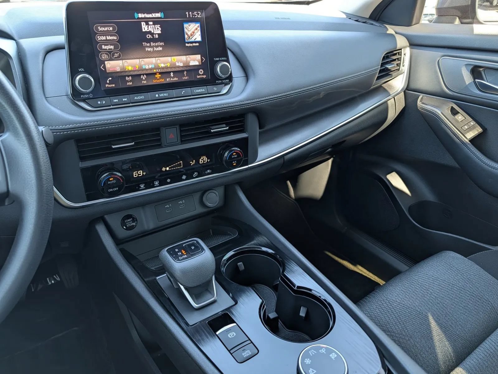 Used 2024 Nissan Rogue SV AWD/4WD image 24