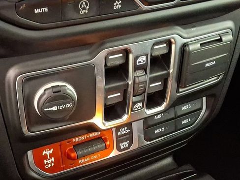Used 2021 Jeep Gladiator Rubicon AWD/4WD image 25