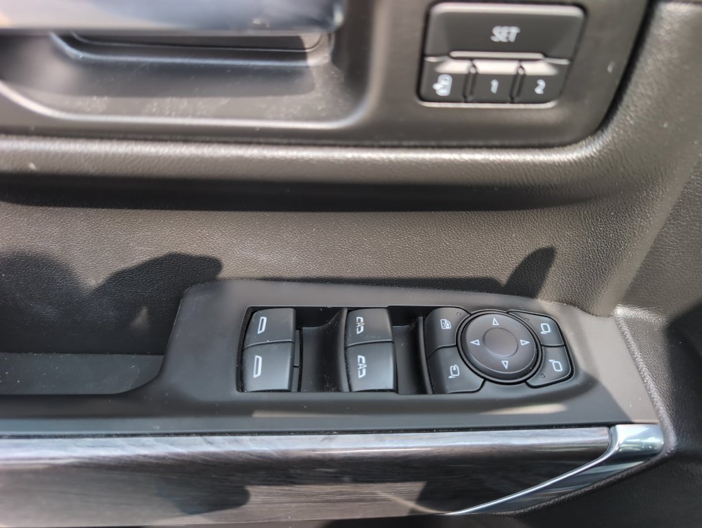 Used 2021 Chevrolet Silverado 1500 LTZ w/ LTZ Premium Package AWD/4WD image 19