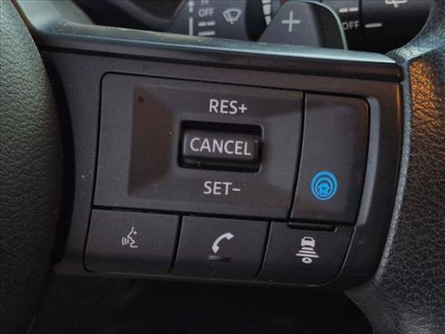 Used 2024 Nissan Rogue SV FWD image 15